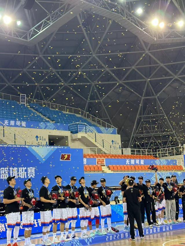 九游体育注册-【现场】欢呼声再度响彻球场 NBL期待酝酿无限可能