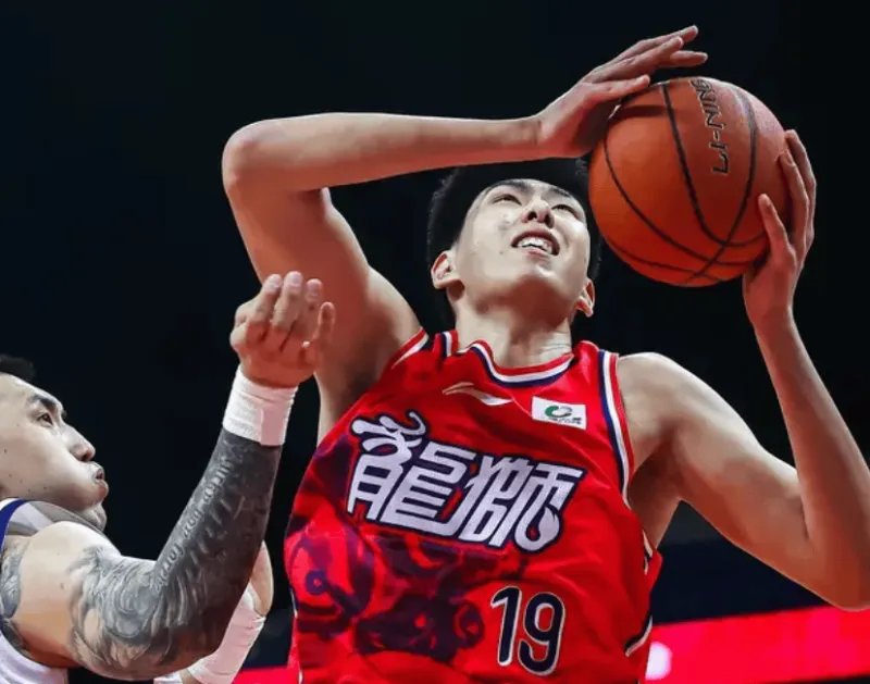 九游体育注册-徐昕出战29分钟，9中7得到17分10篮板4盖帽