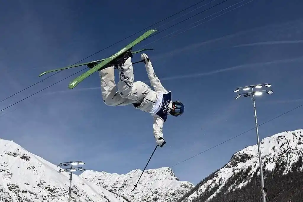 九游体育app-刷新多项冬奥纪录，谷爱凌兑现了与她的承诺